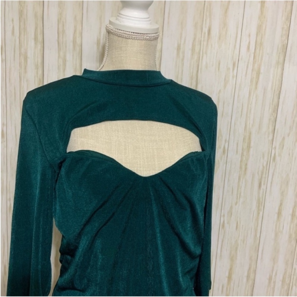 Last 2! NWT green plus sized key hole bodysuit - Picture 2 of 11